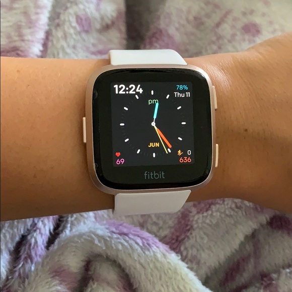 SOLD Fitbit Versa - Picture 1 of 4